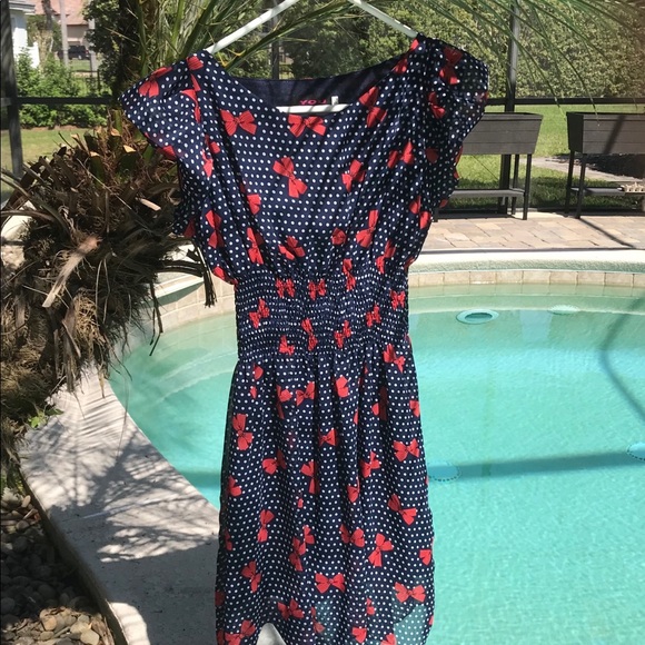 Dresses & Skirts - Summer Dress Small